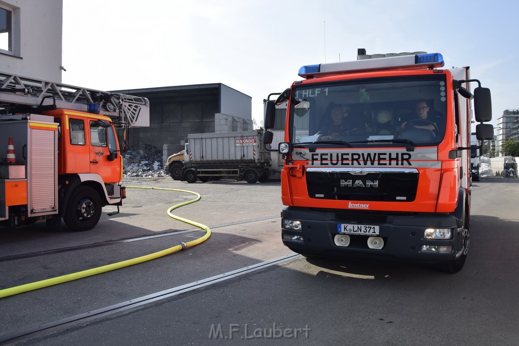 Feuer 2 Koeln Poll Siegburgerstr P179.JPG - Miklos Laubert